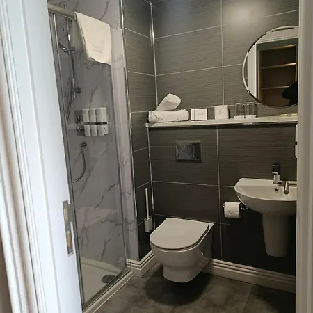 Tara Hotel 3*